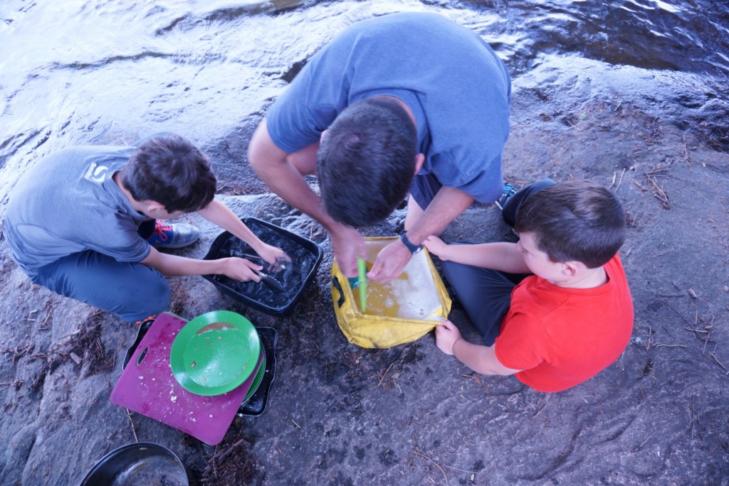 How to do dishes while camping